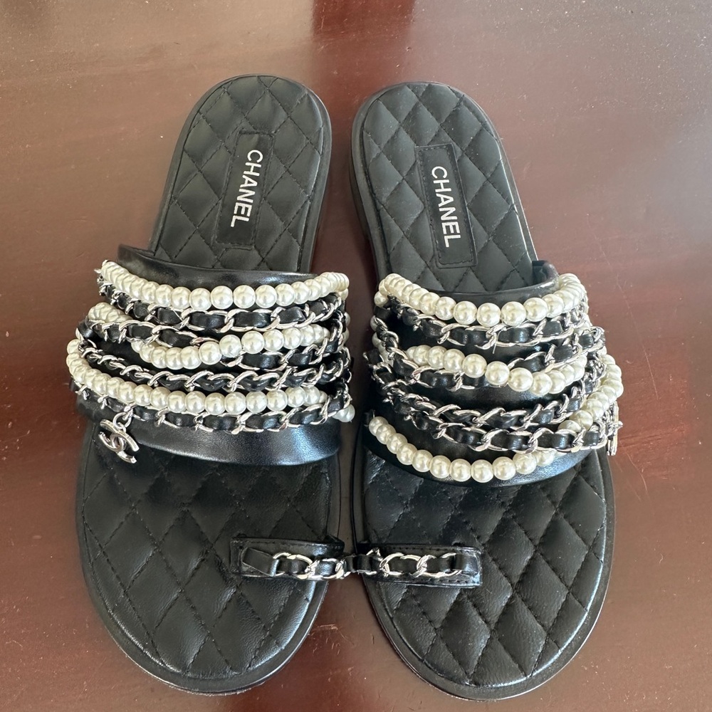 Faux pearl and chain sandals